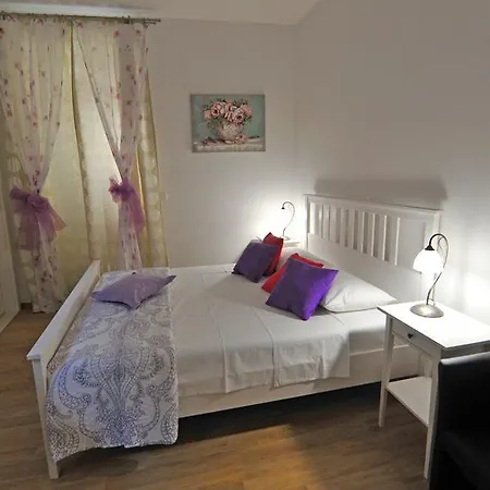 Pensión Luxury Nirvana 4*