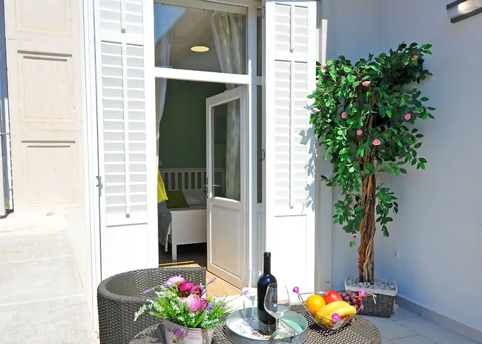 Luxury Nirvana Split