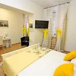 Guest house Luxury Nirvana