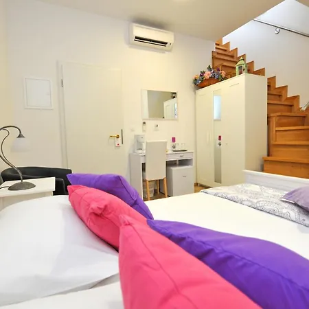 Πανσιόν Luxury Nirvana 4*