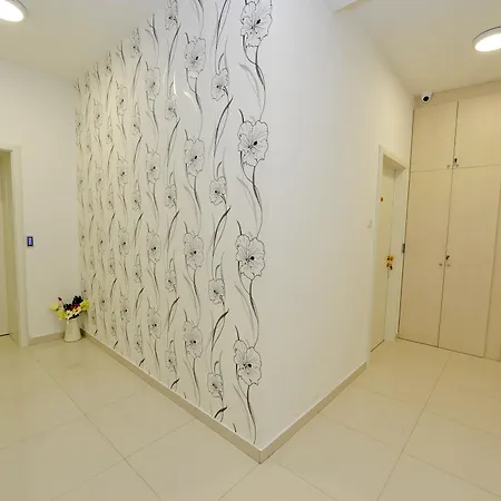 بيت ضيافة Luxury Nirvana 4*