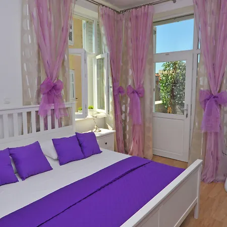 招待所 Luxury Nirvana 4*