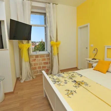 招待所 Luxury Nirvana