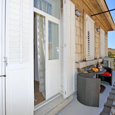 Luxury Nirvana 招待所