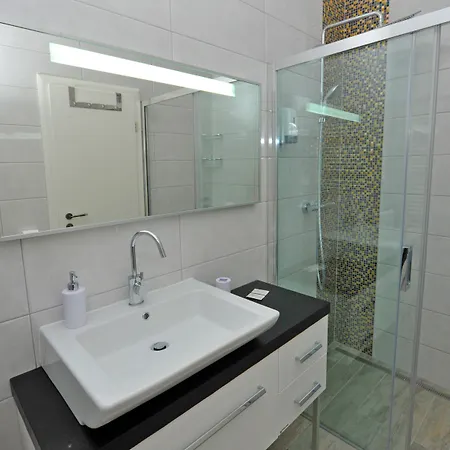 Luxury Nirvana Pensjonat 4*