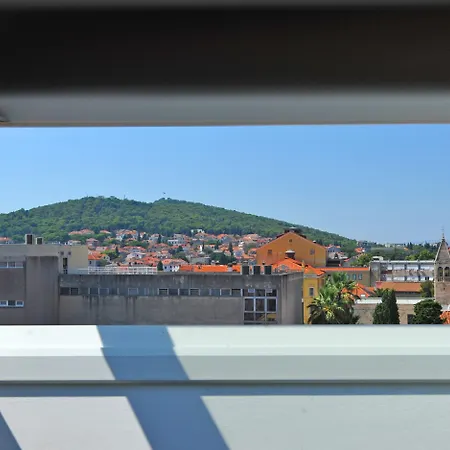 Luxury Nirvana בית הארחה ספליט