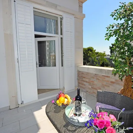 Luxury Nirvana Pensjonat 4*