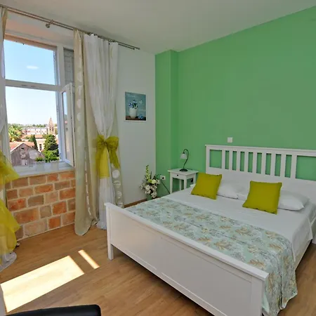 Luxury Nirvana בית הארחה 4*