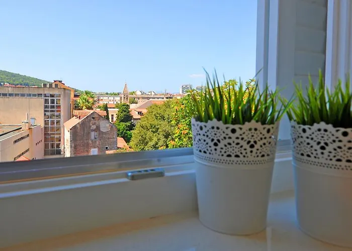 Luxury Nirvana Split